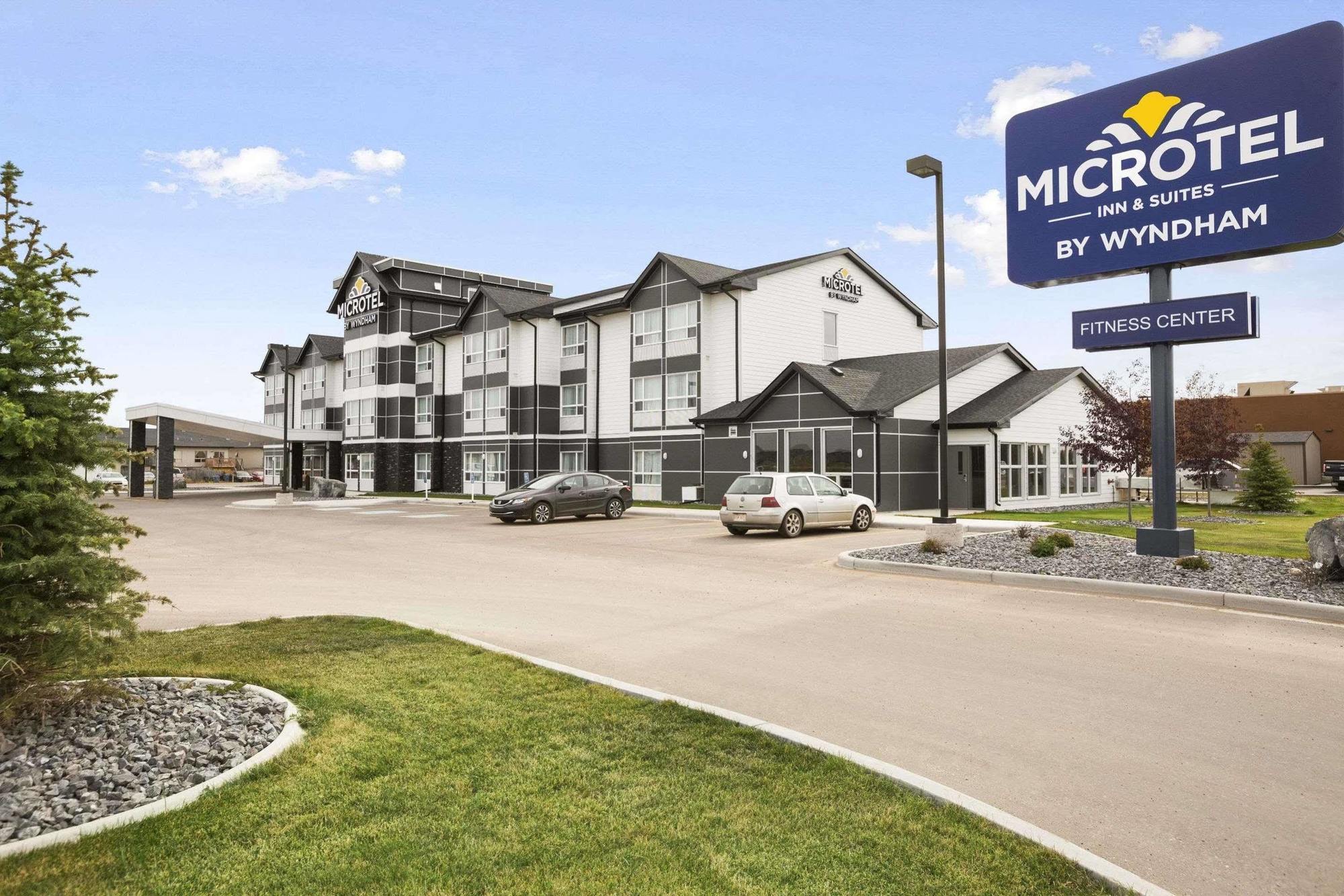 Microtel Inn & Suites By Wyndham Blackfalds Eksteriør bilde