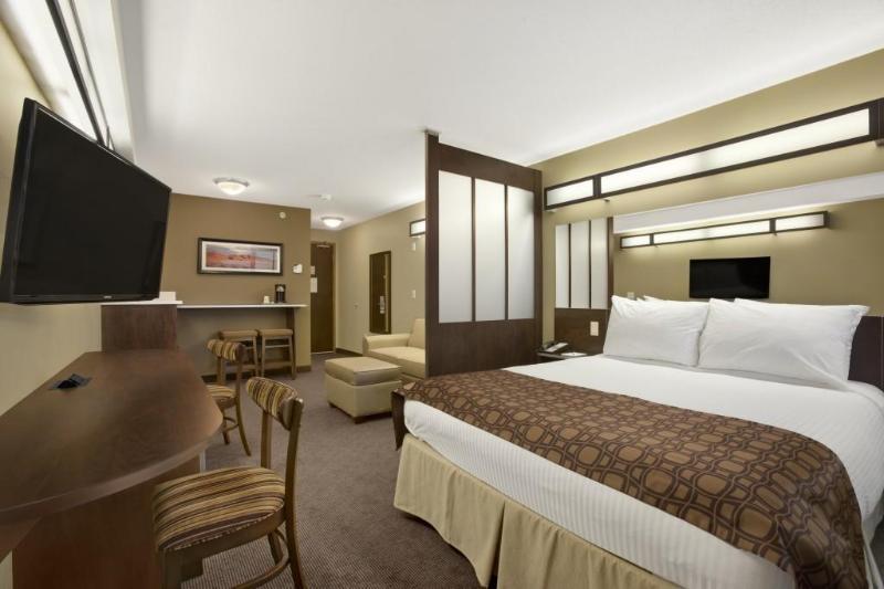 Microtel Inn & Suites By Wyndham Blackfalds Eksteriør bilde